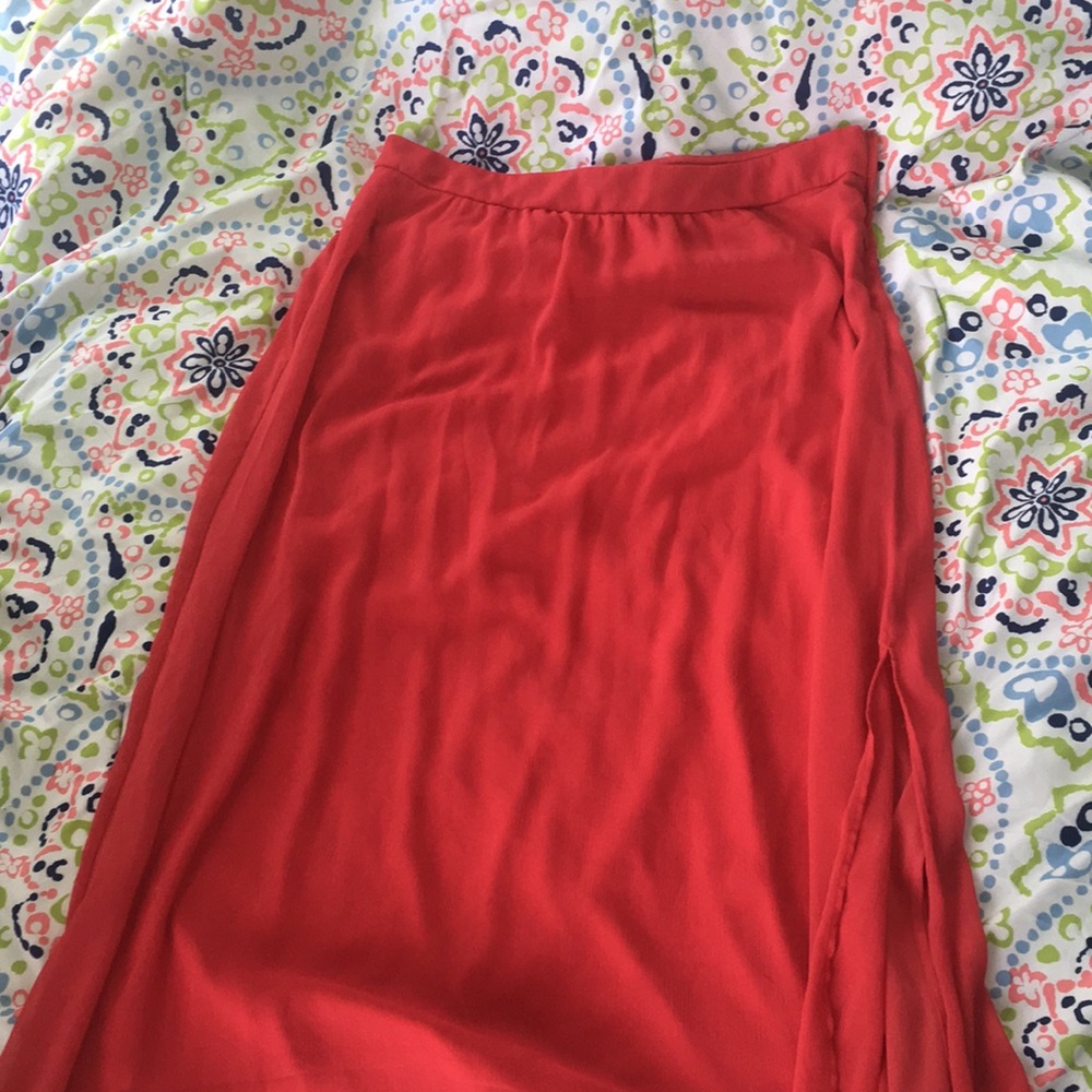 Maxi skirt with side slit, lined